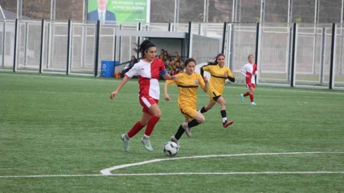 Kadınlar 2. Ligi'nde 12 gollü maç! 6 golü tek bir futbolcu attı